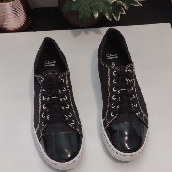 Clarks Black Canvas Sneakers with Glossy Toe - Picture 2 of 8